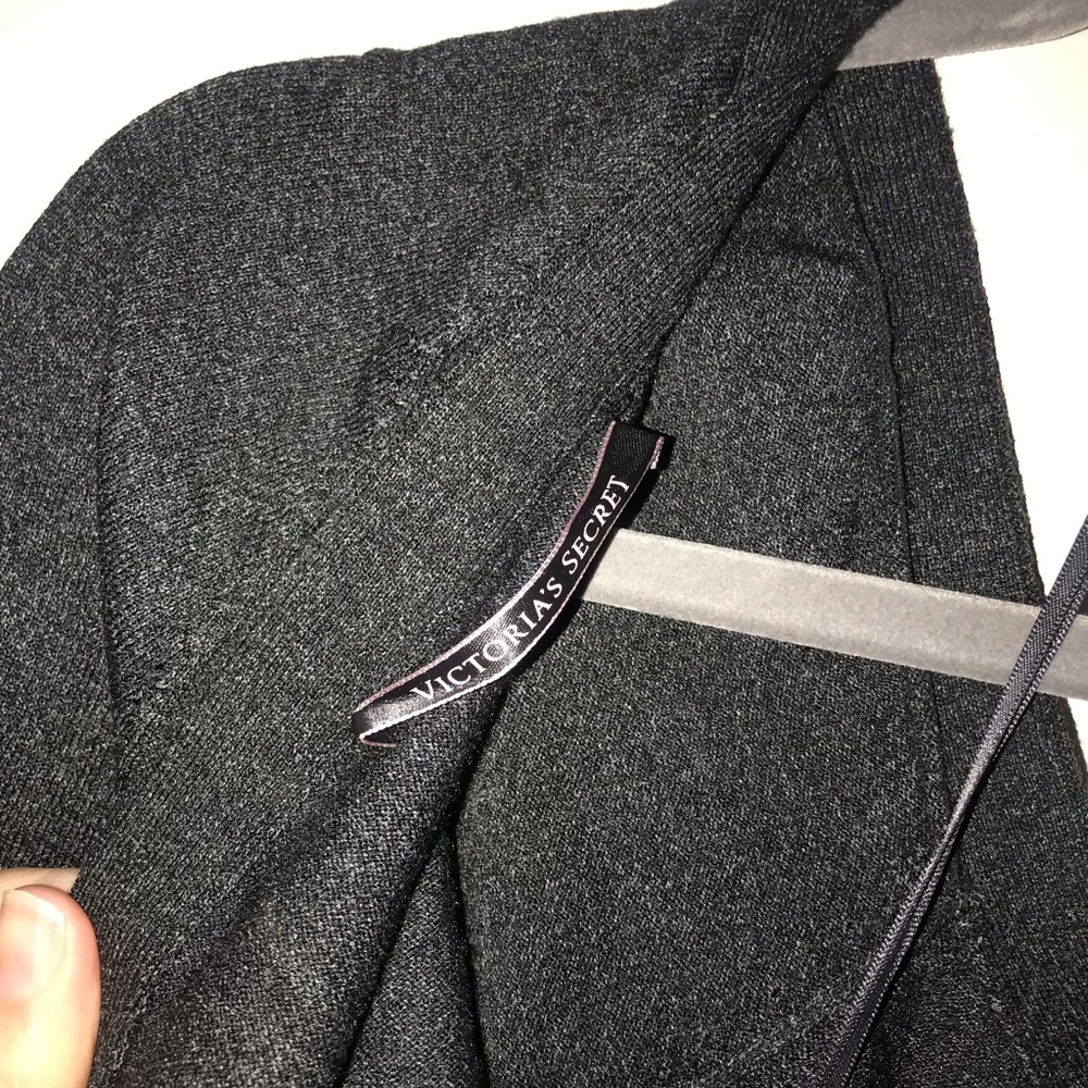 Victoria’s Secret Backless Sweater - Picture 4 of 7